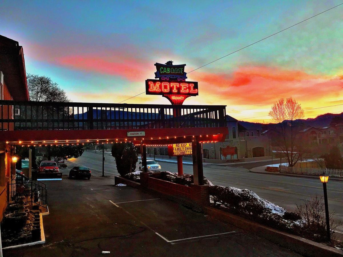 Caboose Motel & Gift Shop Durango Exterior photo