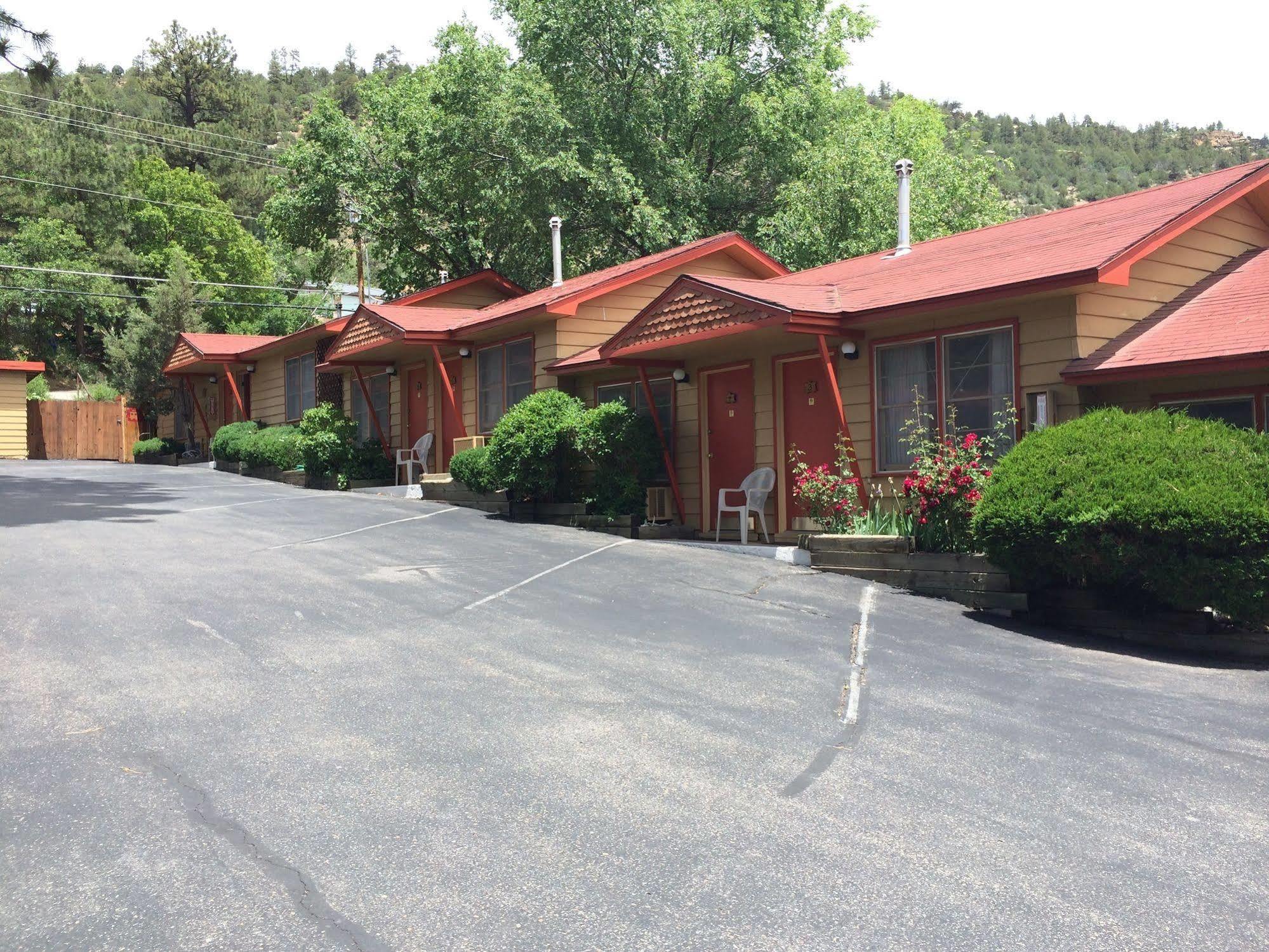 Caboose Motel & Gift Shop Durango Exterior photo